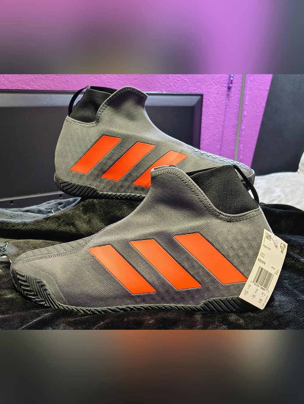 *NWT** (ADIDAS) --Stycon-- 'Grey True Orange'...